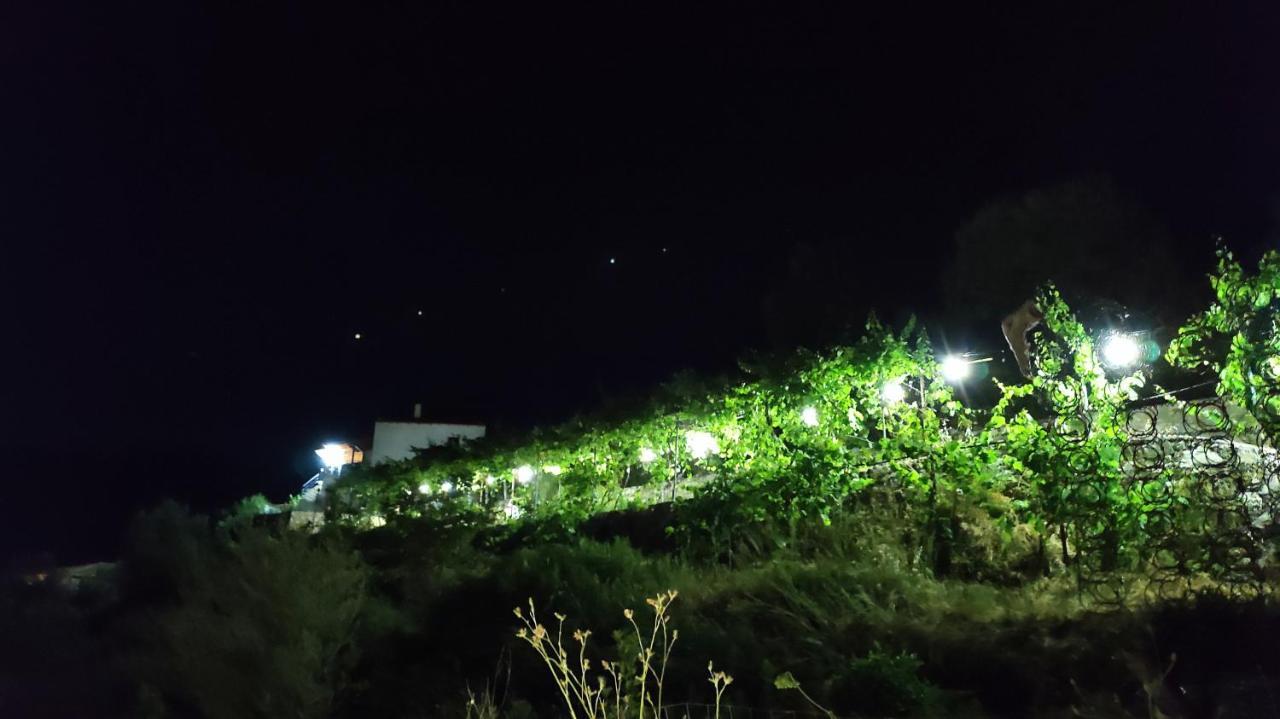 Filikur Hostel Himare Luaran gambar